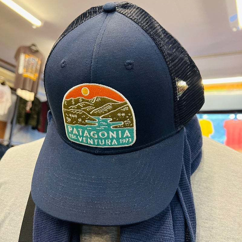 本格アウトドアブランド、パタゴニア(Patagonia)の本店限定メッシュCAPです。