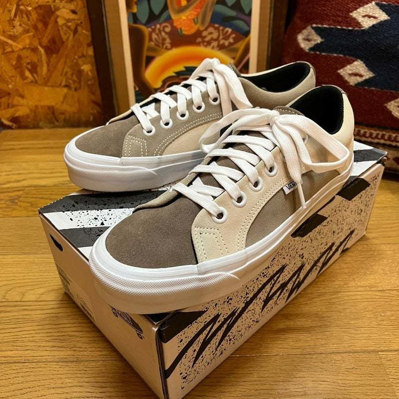 国内未発売のVANSです。