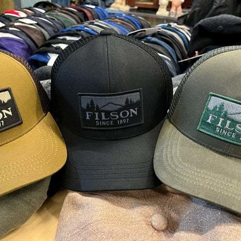 本格アウトドアブランド、フィルソン(Filson)のメッシュキャップです。