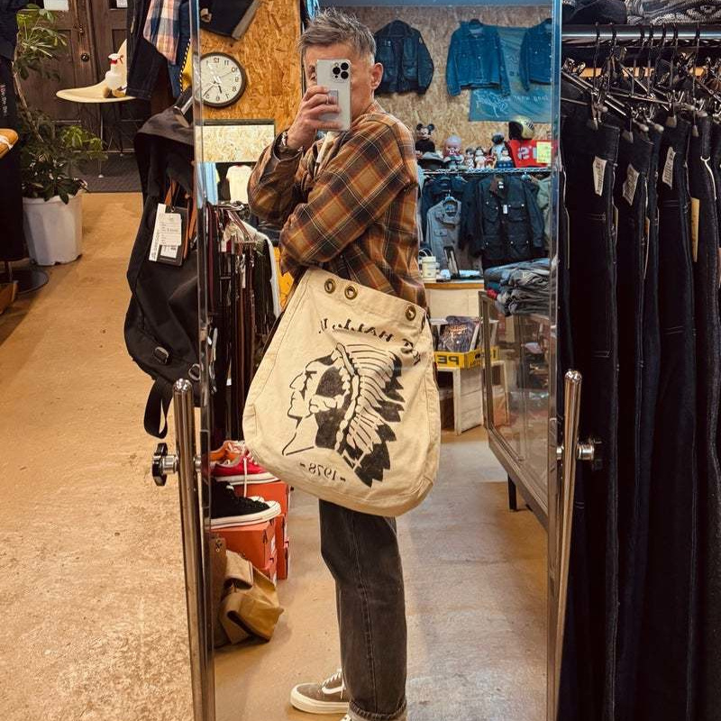 ヴィンテージ・古着・アメカジ専門店のヤード・ウェアハウスがお届けする、可愛いバッグです。