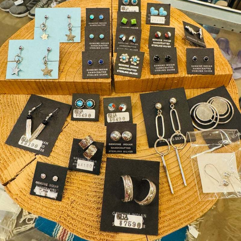 人気のコンチョのヘアゴムです。