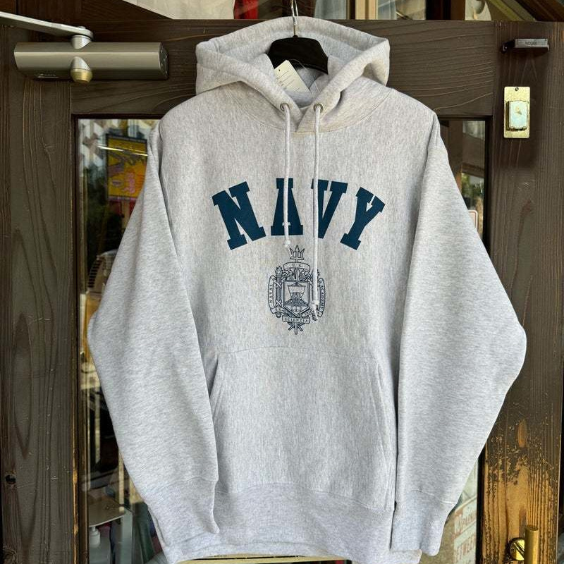 人気のパーカです。