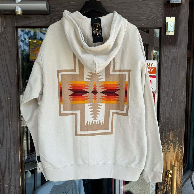 人気のパーカです。