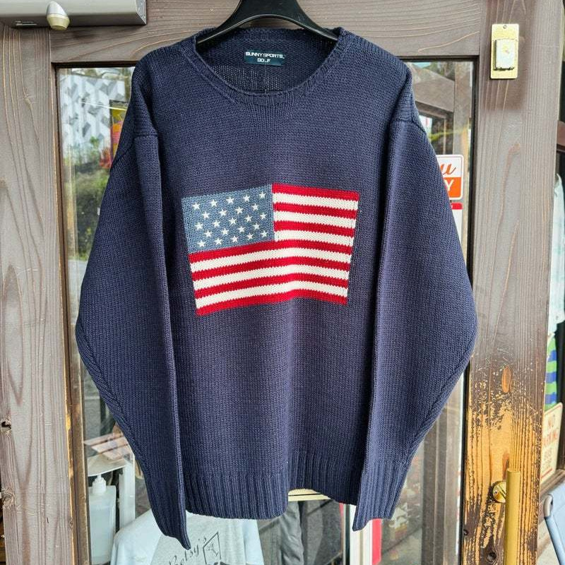 人気のパーカです。