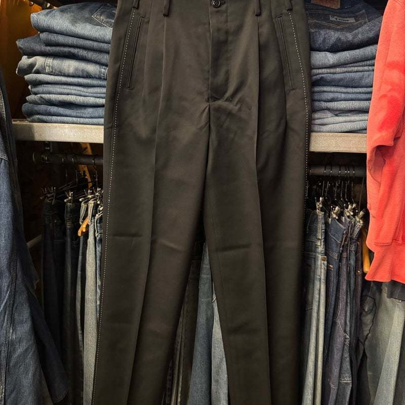 人気ブランド、DryBonesのスラックスです。