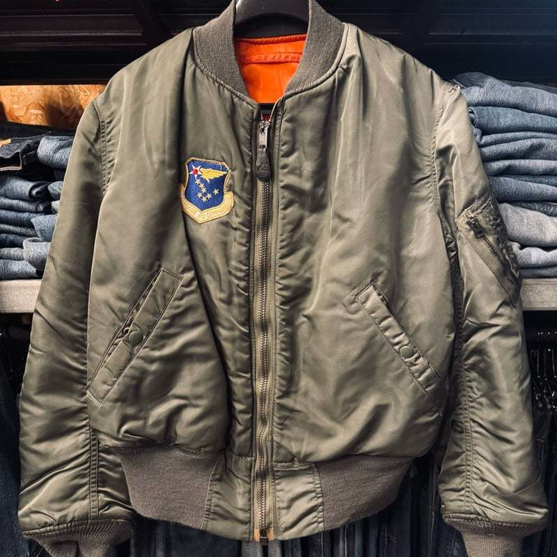 ヴィンテージ・古着・アメカジ専門店のヤード・ウェアハウスがお届けする、ヴィンテージウェア。アメリカ買付けヴィンテージ&オールドです。