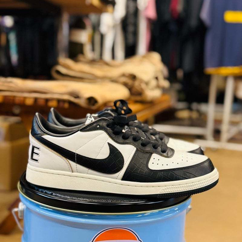 ヴィンテージ・古着・アメカジ専門店のヤード・ウェアハウスがお届けする、ヴィンテージウェア。アメリカ買付けヴィンテージ&オールドです。