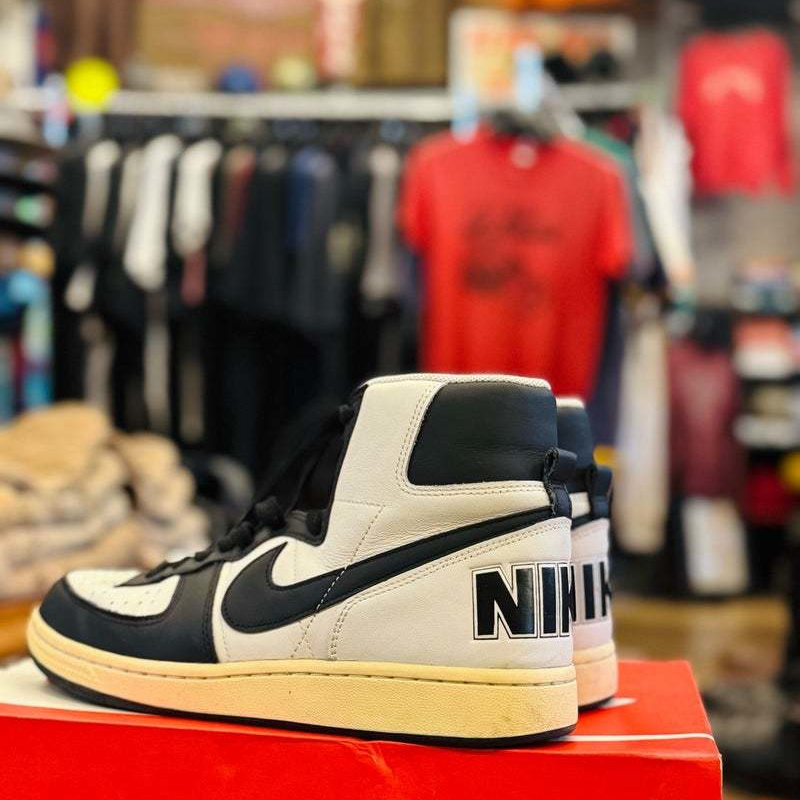 ヴィンテージ・古着・アメカジ専門店のヤード・ウェアハウスがお届けする、ヴィンテージウェア。アメリカ買付けヴィンテージ&オールドです。