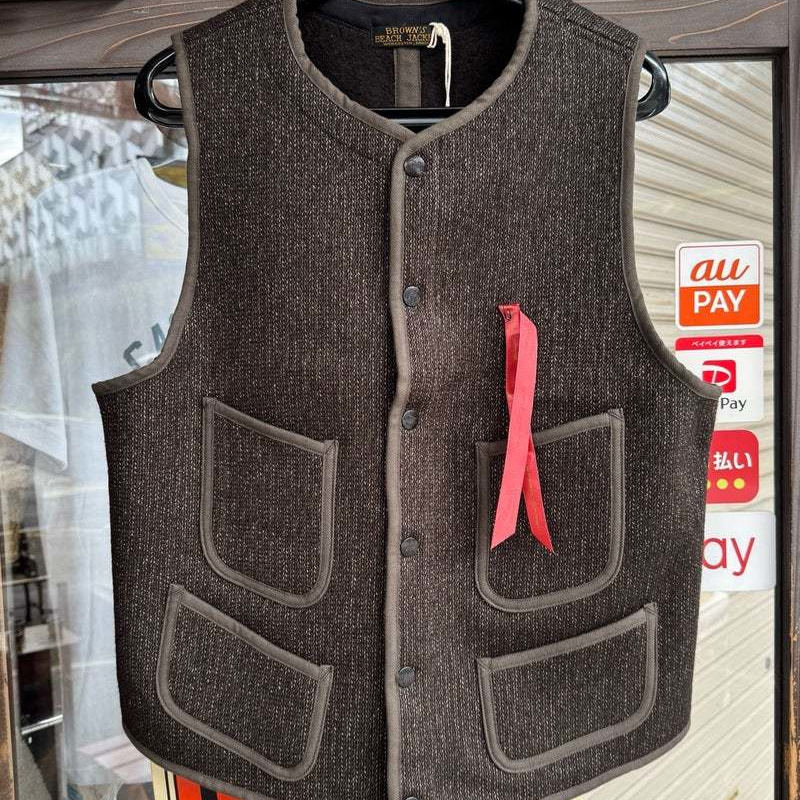 人気の刺繍ジャケットです。