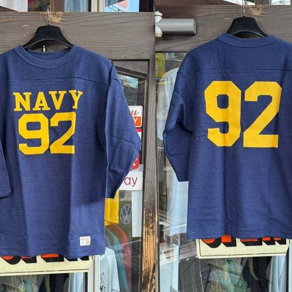 本格派アメカジ・デニムブランド、WAREHOUSE(ウェアハウス)の両Vスウェットです。