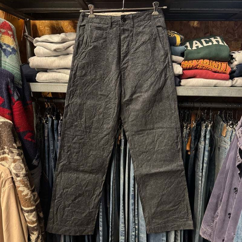 岐阜発の本格アメカジブランド、クッシュマンがリリースするパンツです。